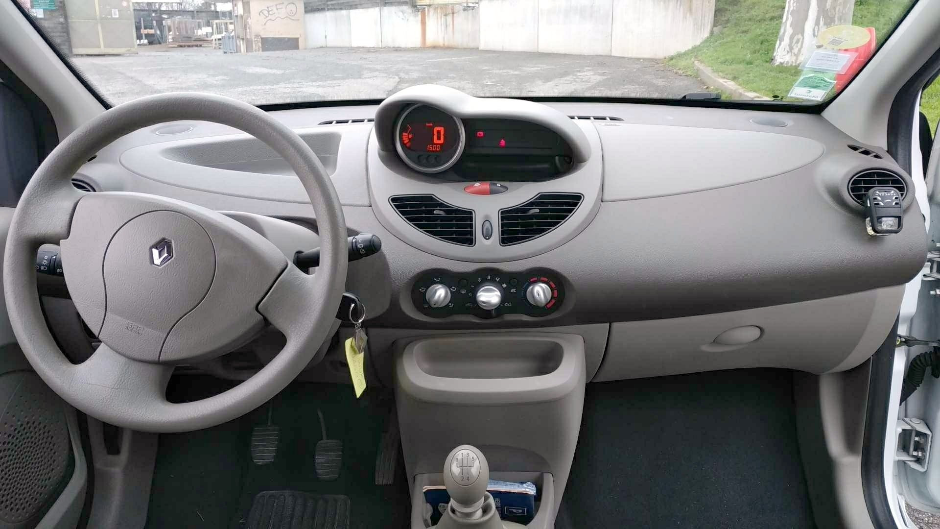RENAULT TWINGO II d'occasion Twingo II 1.2 LEV 16v 75 114g eco2 Expression CARIZY RENAULT TWINGO II d'occasion Twingo II 1.2 LEV 16v 75 114g eco2 Expression CARIZY
