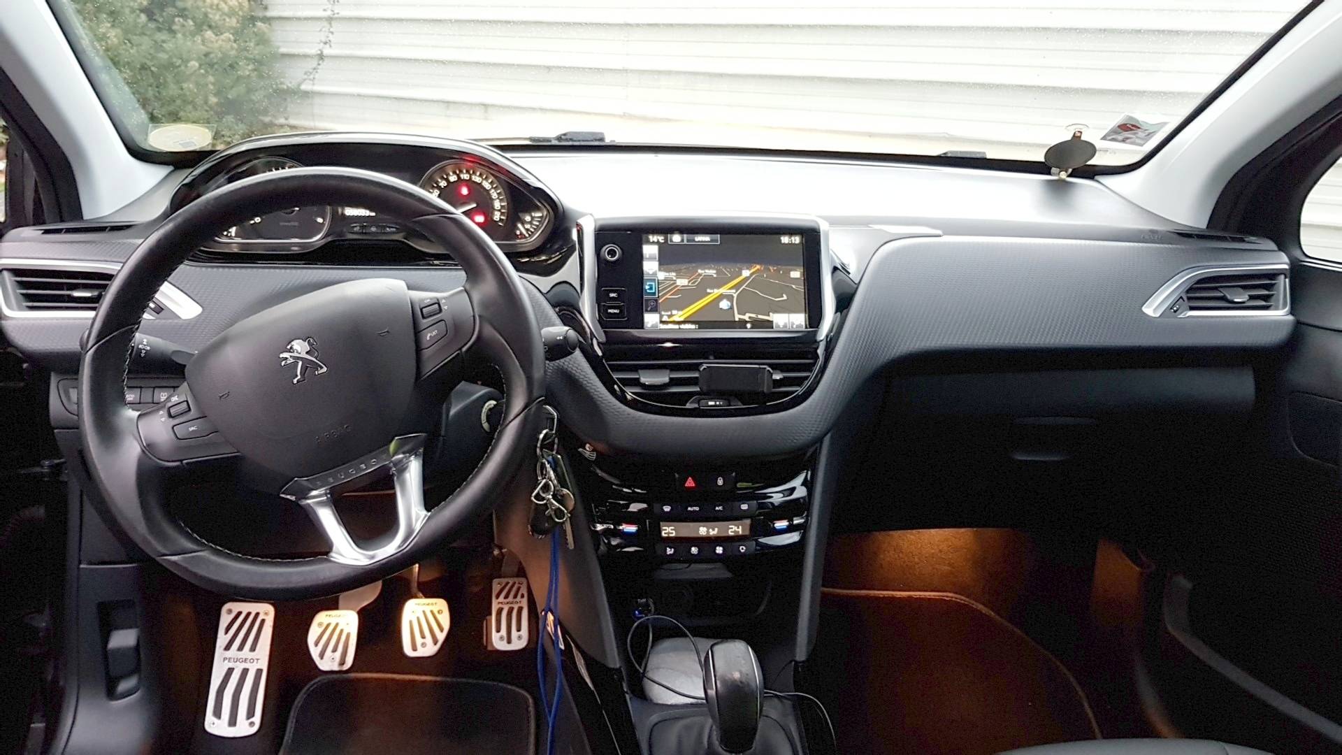 Peugeot 2008 D Occasion 1 6 E Hdi 90 Business Pack Noisy Le Grand Carizy